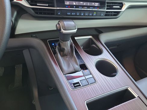 Used 2023 Toyota Sienna XLE image 24