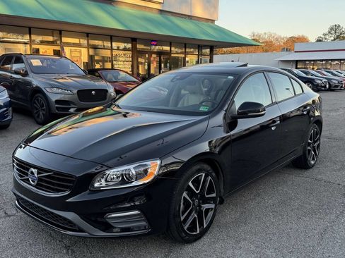 Used 2017 Volvo S60 T5 Dynamic image 1