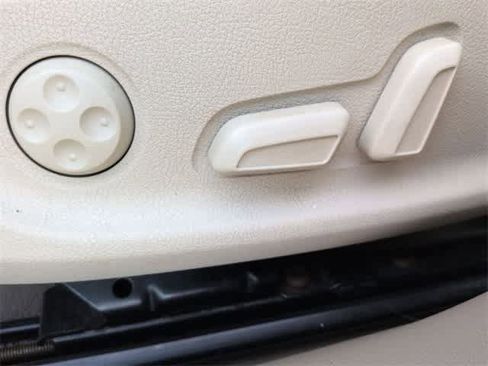 Used 2010 Audi A4 2.0T Premium Plus image 17