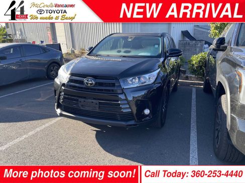 Used 2017 Toyota Highlander SE AWD/4WD image 1
