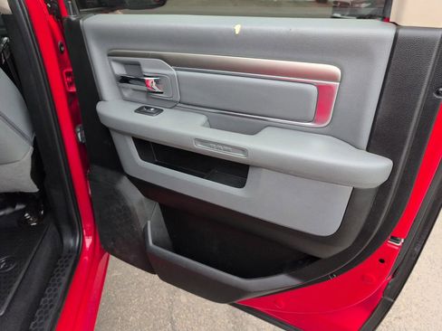 Used 2019 RAM 1500 Classic SLT w/ Luxury Group AWD/4WD image 14