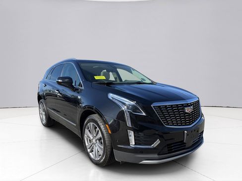 Used 2024 Cadillac XT5 Premium Luxury w/ Technology Package AWD/4WD image 6