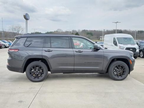 New 2025 Jeep Grand Cherokee L Altitude AWD/4WD image 11