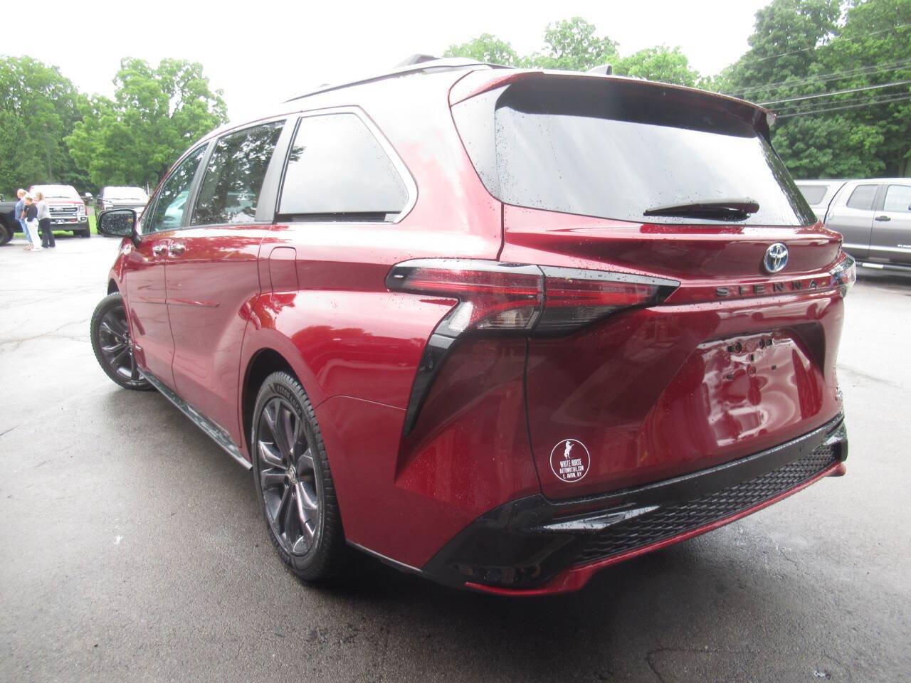 Used 2021 Toyota Sienna XSE w/ XSE Plus Package FWD image 16