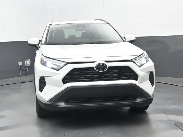 Used 2024 Toyota RAV4 XLE w/ Convenience Package FWD image 5