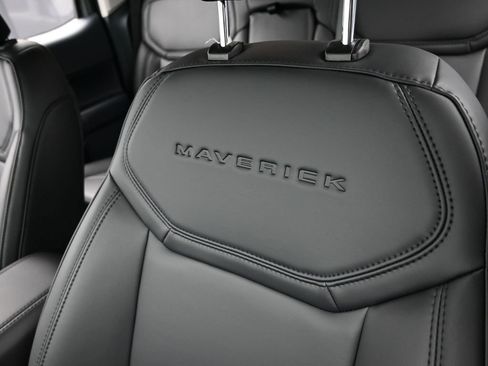 New 2026 Ford Maverick Lariat w/ Black Appearance Package image 30