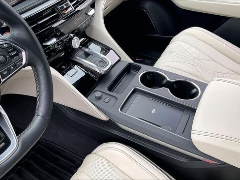 Used 2025 Acura MDX A-Spec image 18