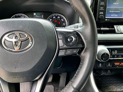 Used 2021 Toyota RAV4 XLE Premium AWD/4WD image 11