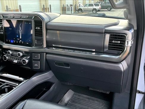 Used 2024 Ford F350 Lariat image 17