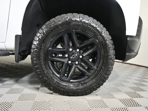 Used 2022 Chevrolet Silverado 1500 LT Trail Boss w/ Bed Protection Package AWD/4WD image 12