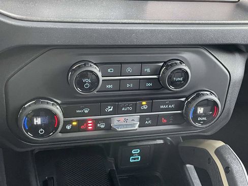 New 2025 Ford Bronco Badlands image 26