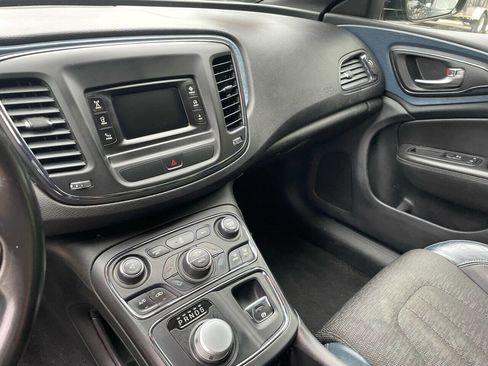 Used 2015 Chrysler 200 S w/ Comfort Group FWD image 16