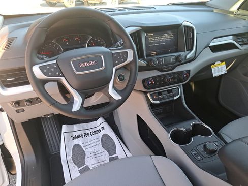 New 2024 GMC Terrain SLT image 16