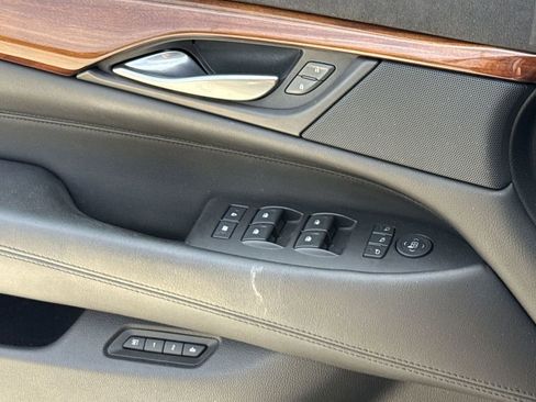 Used 2015 Cadillac Escalade Luxury RWD image 30