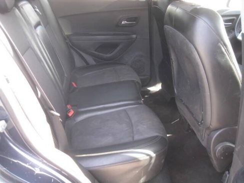 Used 2018 Chevrolet Trax LT w/ LT Convenience Package AWD/4WD image 13