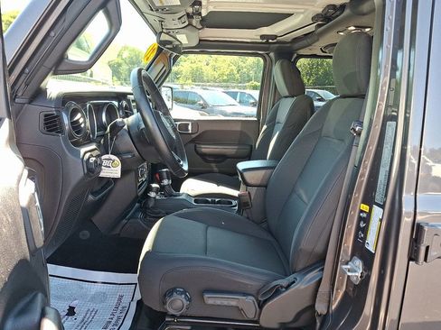 Used 2021 Jeep Wrangler Unlimited Sport image 13