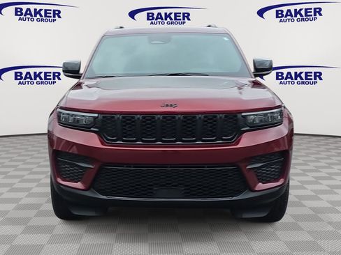 Used 2023 Jeep Grand Cherokee Altitude image 8