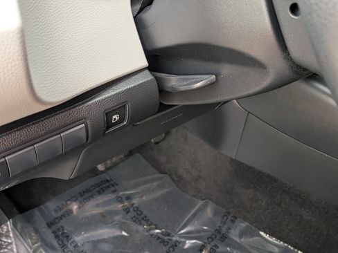 Used 2022 Toyota Corolla LE image 16