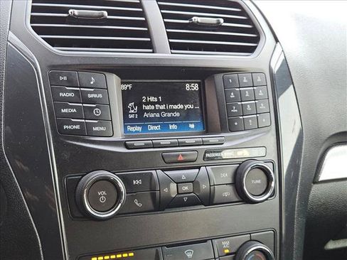 Used 2018 Ford Explorer XLT FWD image 14
