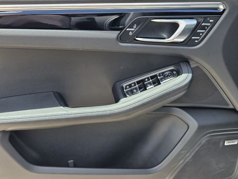 Certified 2026 Porsche Macan AWD/4WD image 22