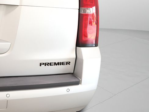 Used 2019 Chevrolet Tahoe Premier AWD/4WD image 41