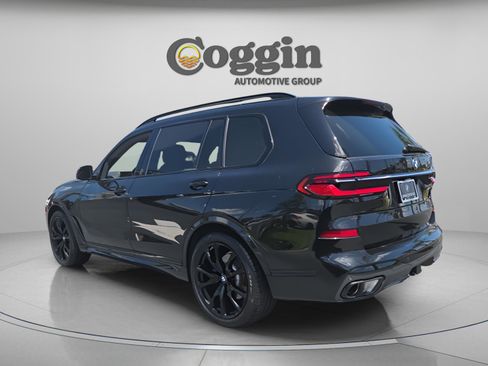 Used 2023 BMW X7 xDrive40i w/ Executive Package AWD/4WD image 3