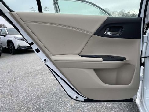 Used 2015 Honda Accord EX-L image 2