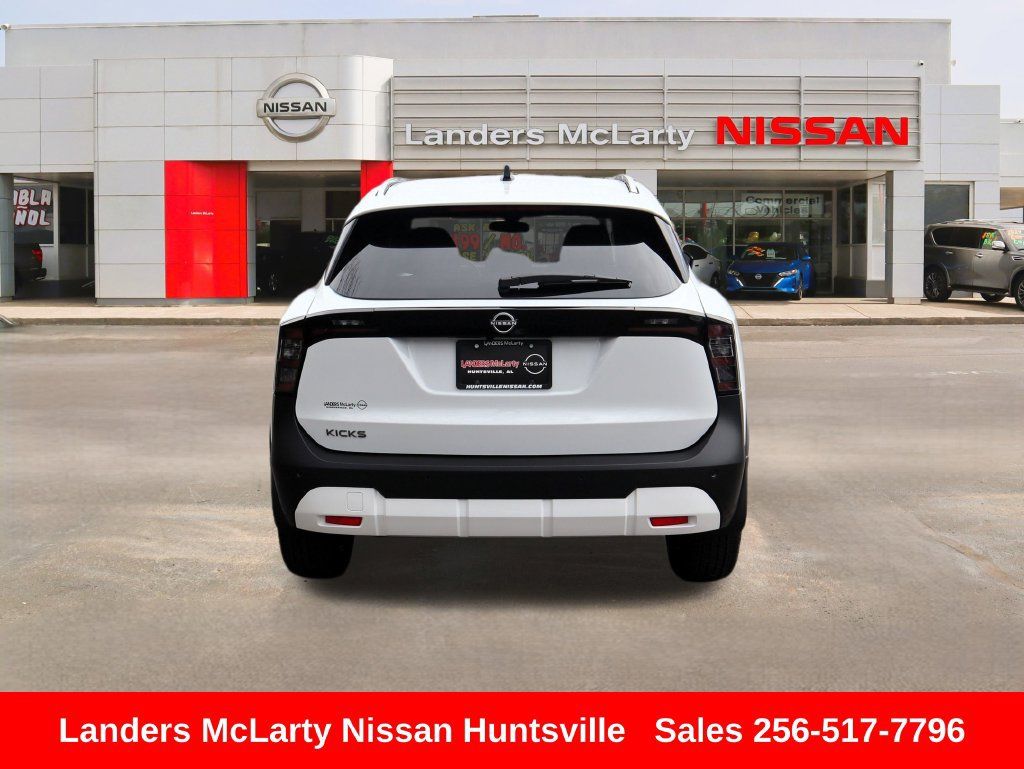 Used 2026 Nissan Kicks SV w/ SV Premium Package FWD image 5