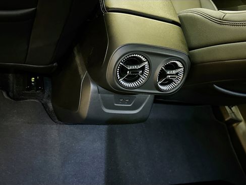 Used 2024 Chevrolet Blazer EV LT AWD/4WD image 28