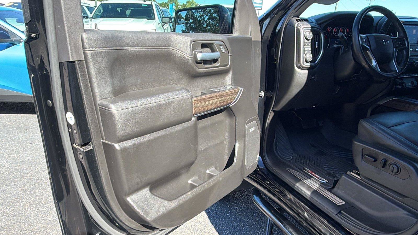 Used 2021 Chevrolet Silverado 1500 LT Trail Boss w/ Convenience Package II AWD/4WD image 14