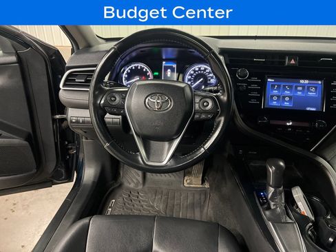 Used 2018 Toyota Camry SE w/ Moonroof Package FWD image 17