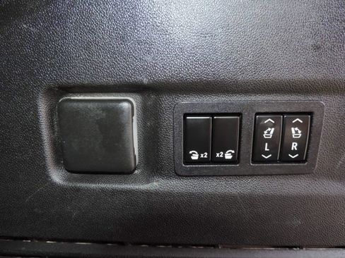 Certified 2022 Chevrolet Suburban LT w/ Luxury Package image 13