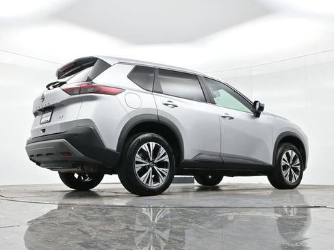 Used 2023 Nissan Rogue SV image 29