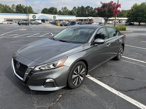 Used 2021 Nissan Altima 2.5 SV AWD/4WD image 1