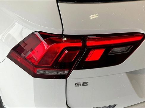 Used 2024 Volkswagen Tiguan SE AWD/4WD image 32