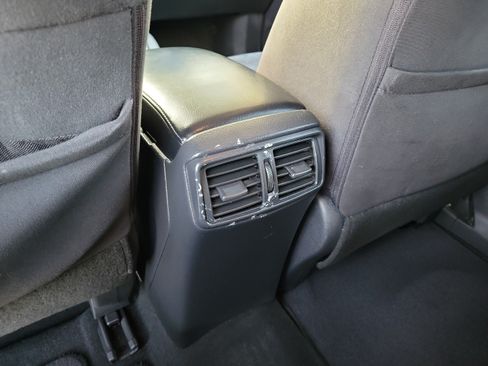 Used 2015 Nissan Rogue SV AWD/4WD image 12