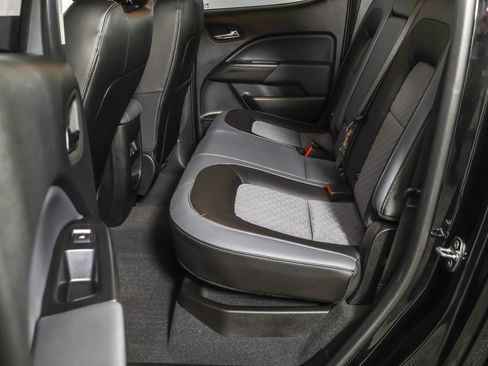 Used 2022 Chevrolet Colorado Z71 w/ Z71 Midnight Edition image 36