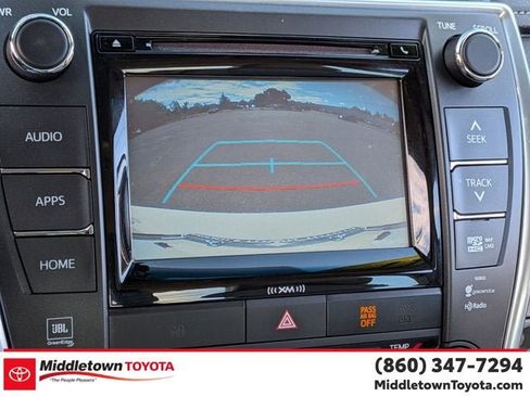 Used 2017 Toyota Camry XLE w/ Moonroof Package FWD image 25