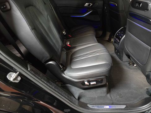 Used 2023 BMW X7 M60i w/ Climate Comfort Package image 14