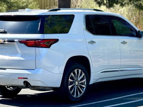 Used 2023 Chevrolet Traverse Premier image 8