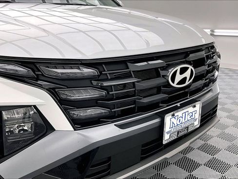 Used 2025 Hyundai Tucson SE FWD image 28