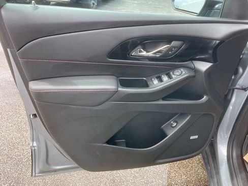 Used 2023 Chevrolet Traverse RS w/ LPO, Floor Liner Package AWD/4WD image 9