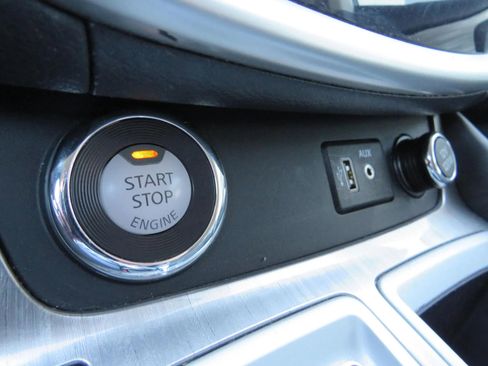 Used 2018 Nissan Murano S image 24