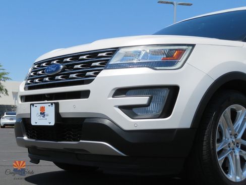 Used 2017 Ford Explorer Limited FWD image 36