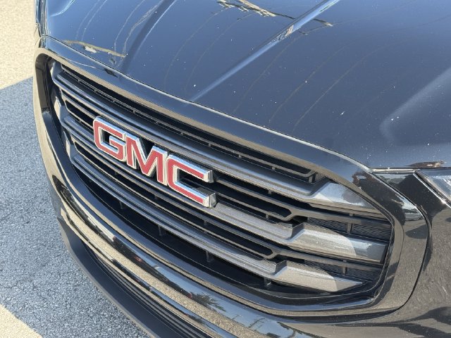 Used 2021 GMC Terrain SLE w/ Driver Convenience Package FWD image 6