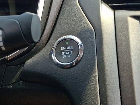 Used 2019 Ford Fusion Energi Titanium FWD image 31