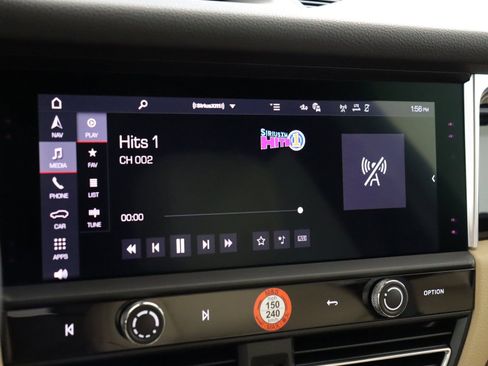 Used 2025 Porsche Macan image 38