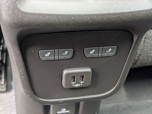 Used 2021 Chevrolet Equinox Premier image 17