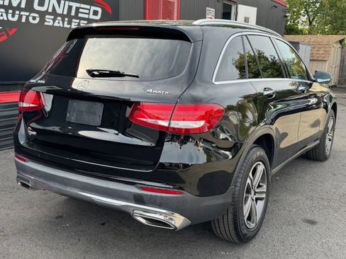 Used 2017 Mercedes-Benz GLC 300 4MATIC image 7
