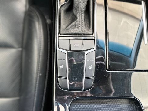 Used 2017 Kia Cadenza Premium FWD image 70